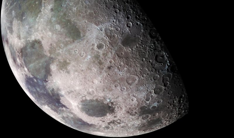 La Luna è al sicuro dai razzi Falcon 9.