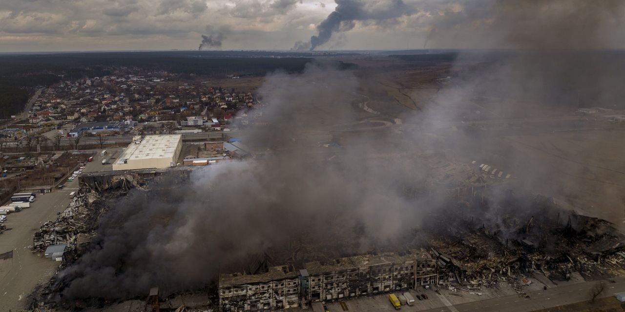 La Russia bombarda obiettivi civili ucraini prima dei colloqui

