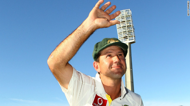 Ricky Bunting si ritira dal cricket internazionale durante un Test match tra Australia e Sud Africa al WACA il 3 dicembre 2012.