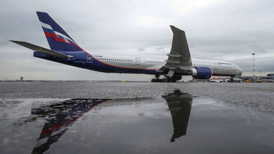 Le obbligazioni sono state danneggiate mentre i noleggiatori di aerei cercano di recuperare aerei bloccati in Russia

