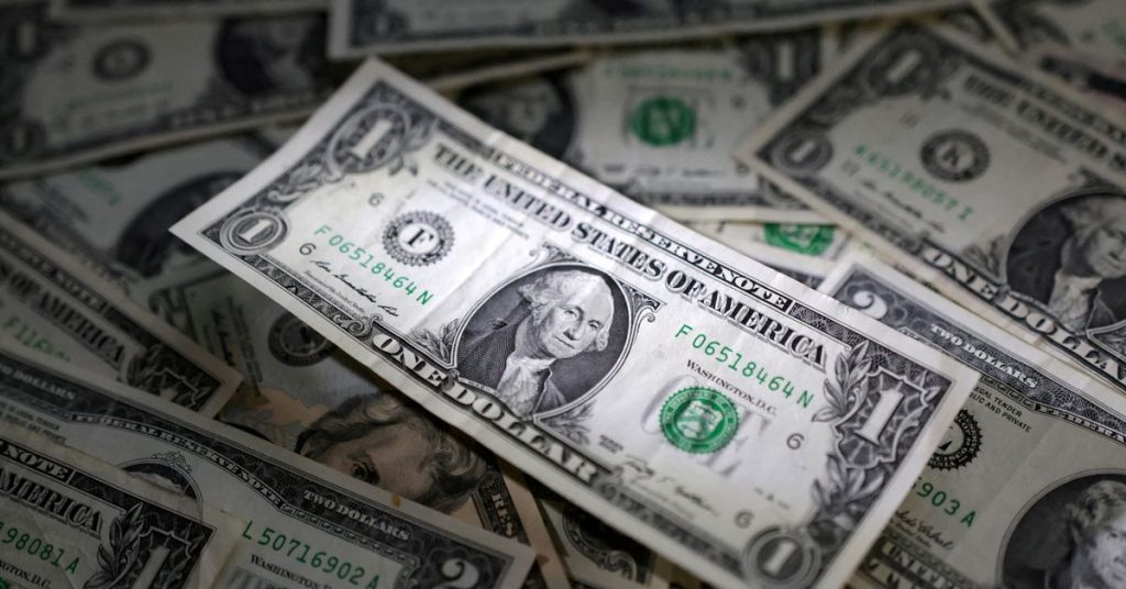 Il dollaro si è stabilizzato mentre la Cina deludeva e gli operatori attendevano con impazienza la riunione di Jackson Hole