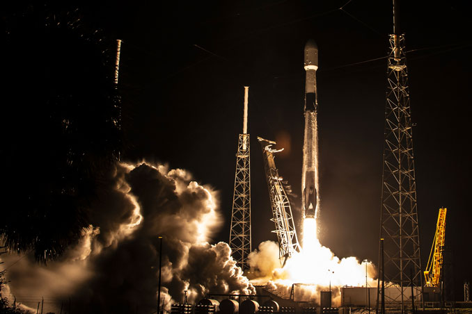 SpaceX Falcon 9 lancia 22 satelliti Starlink da Cape Canaveral - Spaceflight Now

