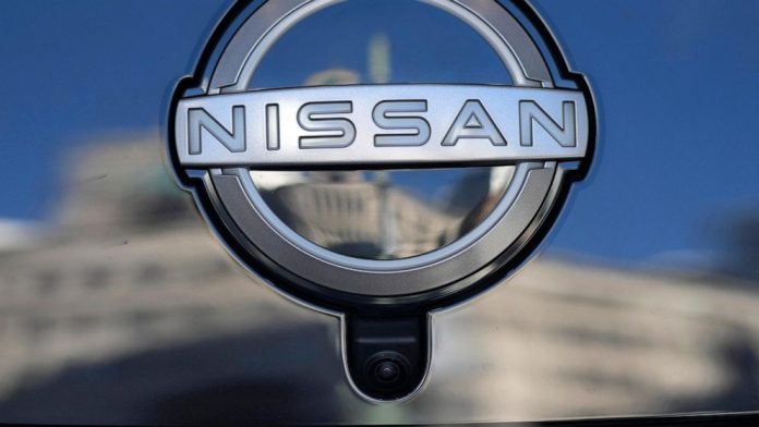 Nissan sta richiamando più di 236.000 veicoli per risolvere un problema che potrebbe causare la perdita del controllo dello sterzo

