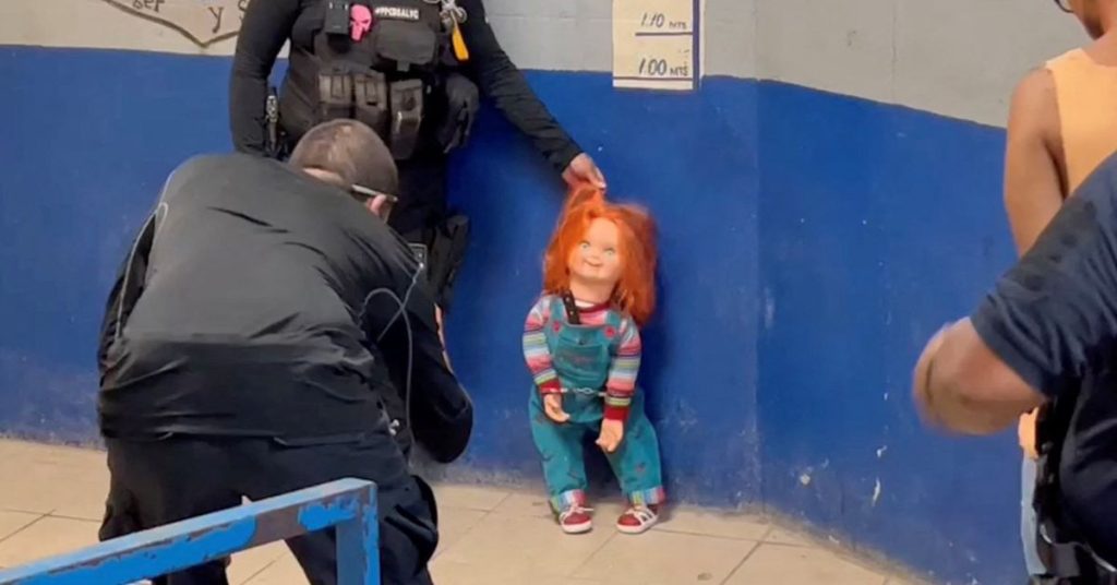 La polizia messicana ammanetta la "bambola del diavolo" Chucky