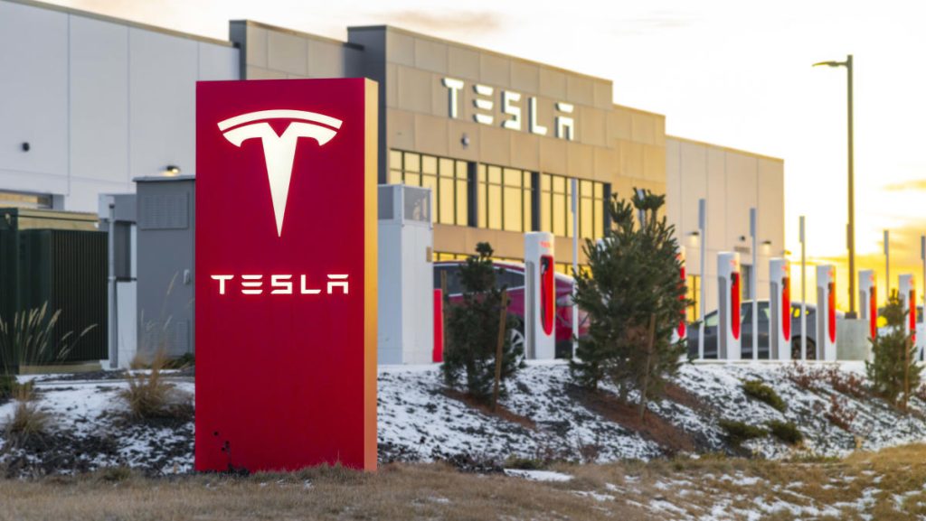 Analista: i profitti di Tesla nel primo trimestre dell'anno saranno "cattivi"