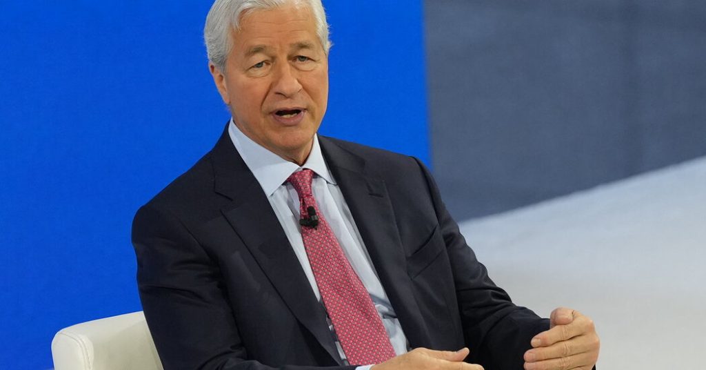Dimon mette in guardia da pressioni “preoccupanti” mentre JPMorgan annuncia i suoi utili
