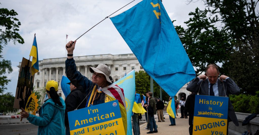 Gli aiuti all’Ucraina dividono i repubblicani dopo che Trump ha attenuato la resistenza