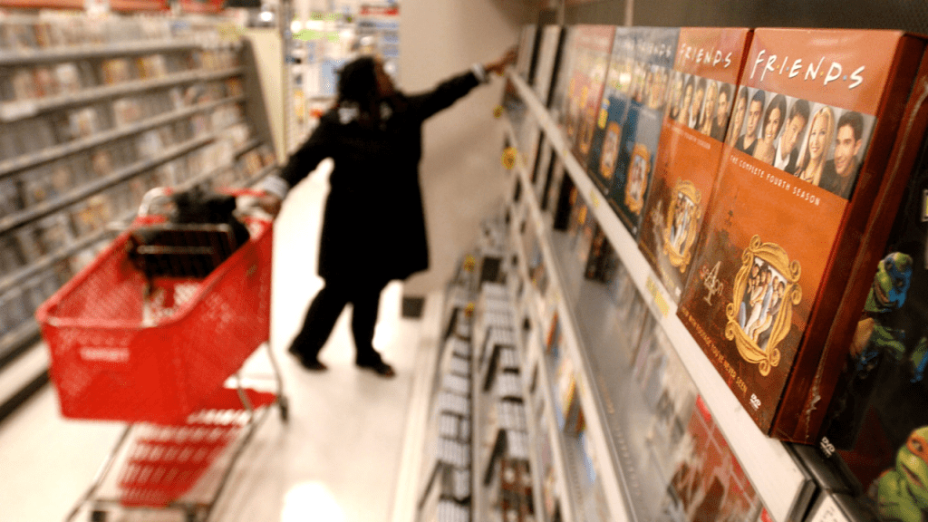 Target sta rispondendo alle notizie secondo cui sta abbandonando i supporti fisici e afferma che continuerà a offrire "DVD selezionati" nei negozi