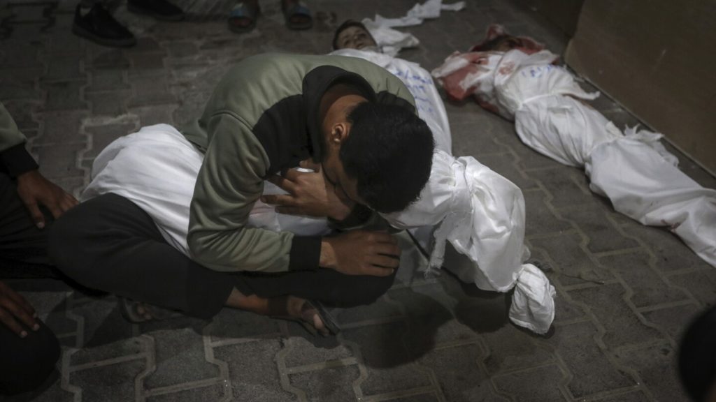 Un attacco aereo israeliano nel sud della Striscia di Gaza ha ucciso almeno 9 palestinesi a Rafah, tra cui 6 bambini.
