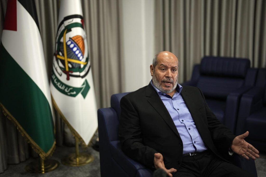 Un funzionario di Hamas afferma che il movimento deporrà le armi se verrà attuata la soluzione dei due Stati