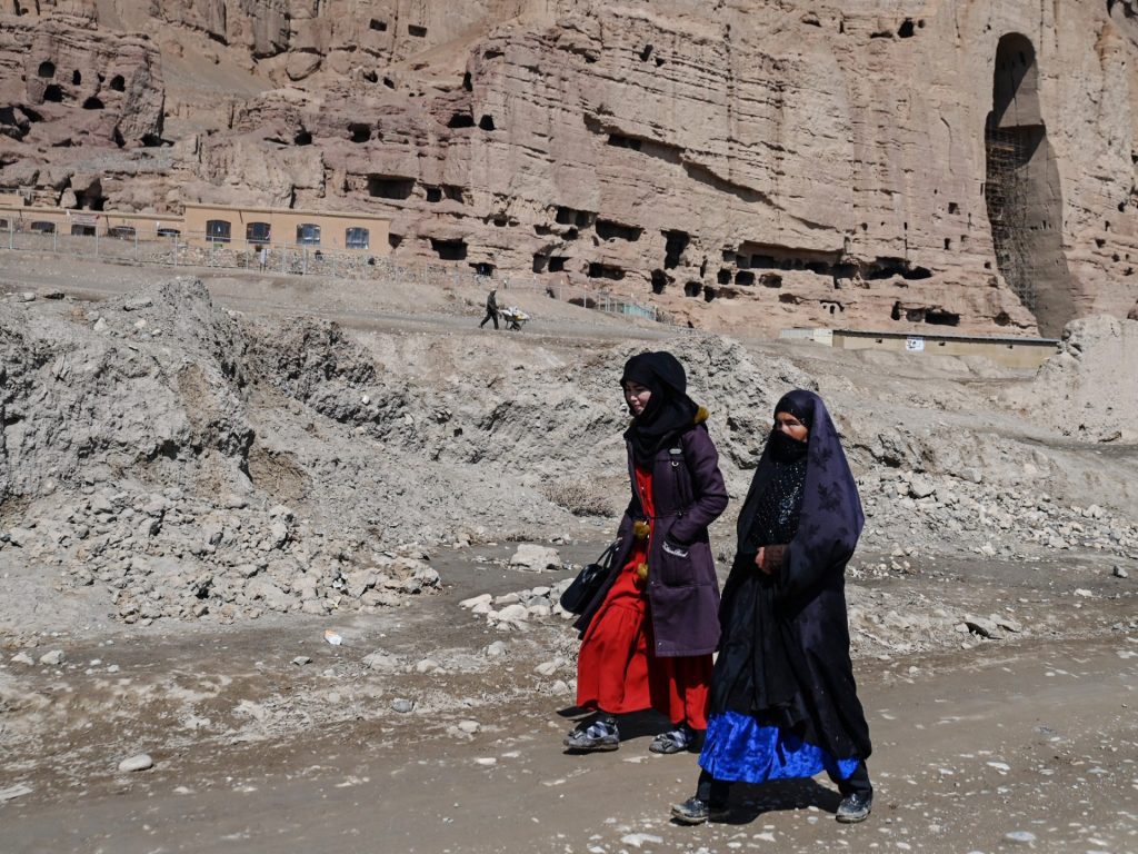 Tre afgani e tre turisti spagnoli sono morti in una sparatoria a Bamiyan  Notizie di criminalità