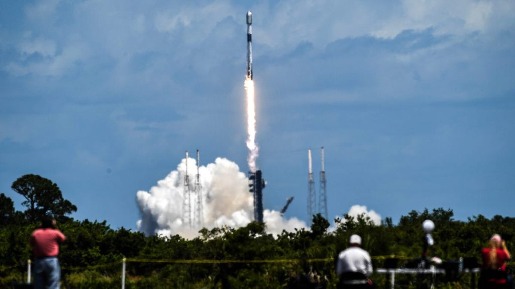 Aggiornamenti in tempo reale dal lancio dello Starlink Falcon 9 al KSC