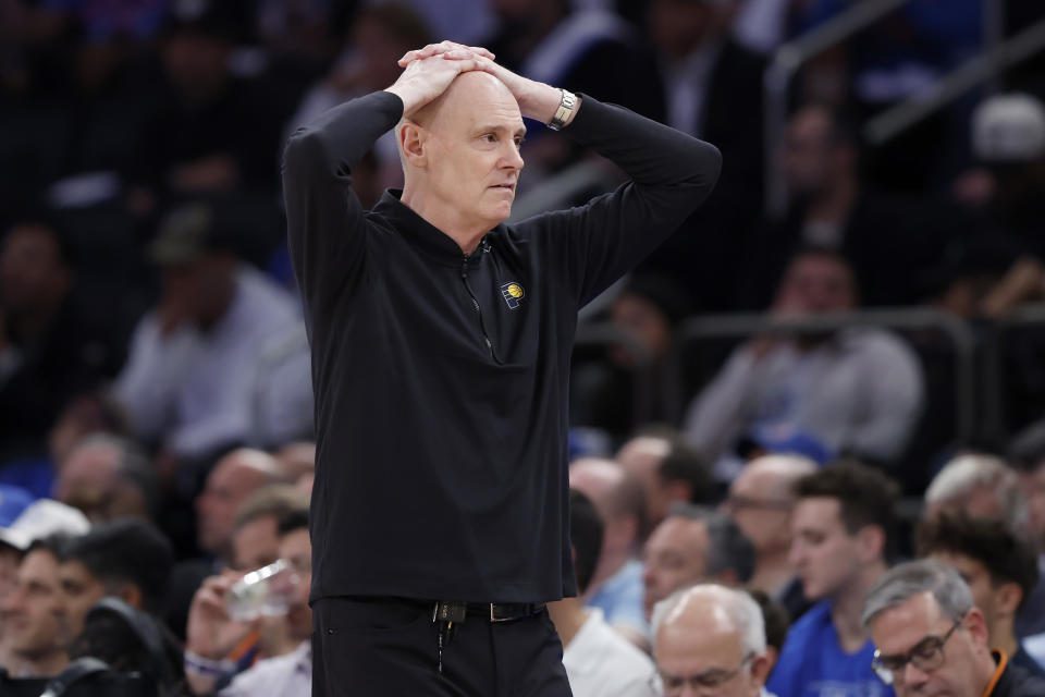 L'allenatore dei Pacers Rick Carlisle ha scelto di non infliggere una multa nei suoi commenti post partita.  (Sarah Steer/Getty Images)