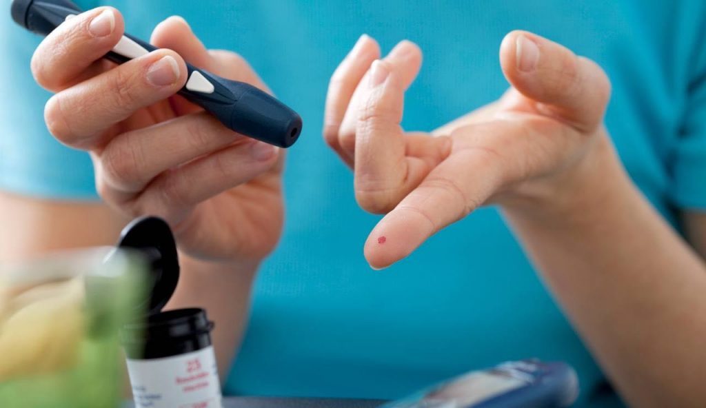 Glicemia alle stelle: tutta colpa di questo alimento | Lo mangi nel modo sbagliato: così fai solo danni alla salute