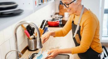 Lievito, mia madre non lo mette solo nelle torte: usato così elimina anche lo sporco incrostato da questi utensili