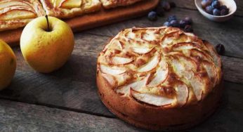 Torta di mele, la ricetta di uno dei dolci più buoni della tradizione: fatta in questo modo si scioglie in bocca
