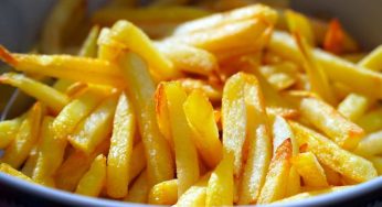 Patatine fritte, con questo metodo sono super croccanti ma non unte: così le preparano solo i migliori chef
